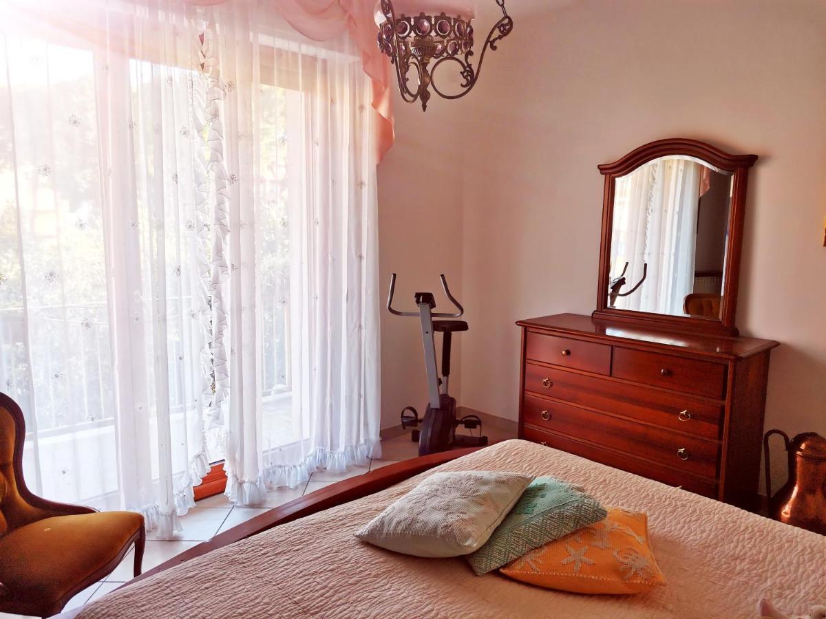 Il Tulipano Lägenhet San Bartolomeo Al Mare Exteriör bild