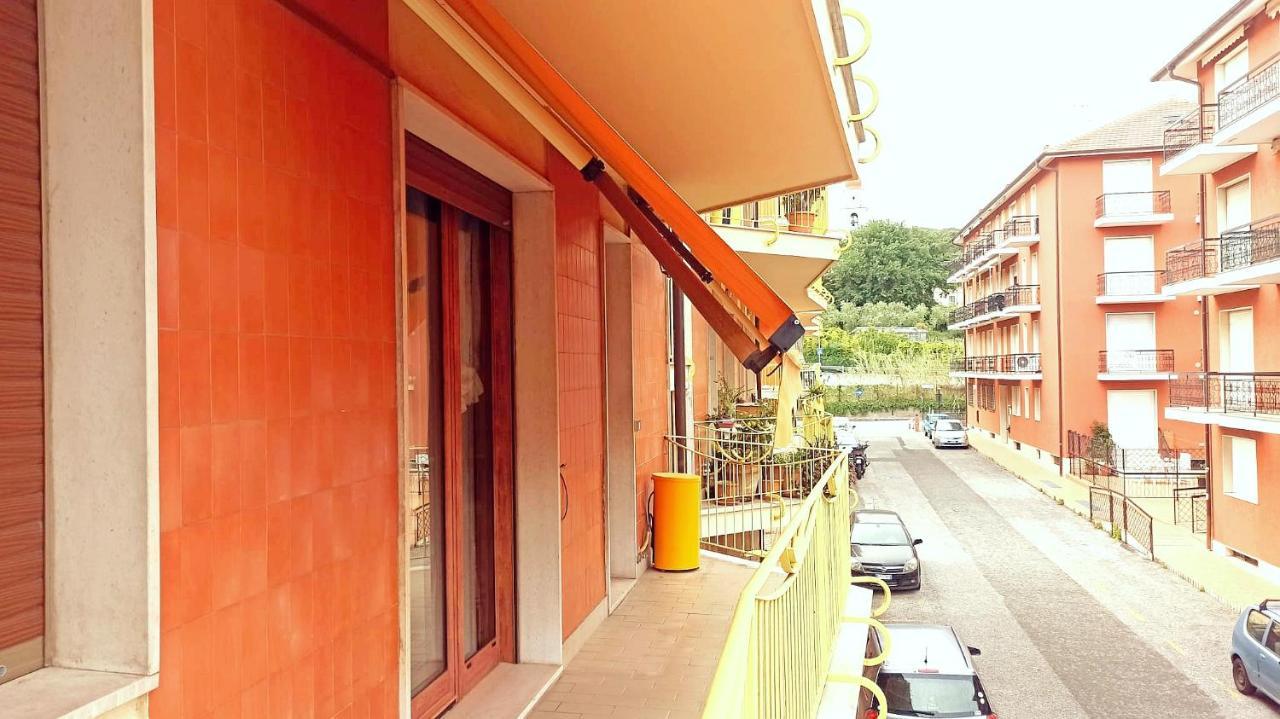 Il Tulipano Lägenhet San Bartolomeo Al Mare Exteriör bild