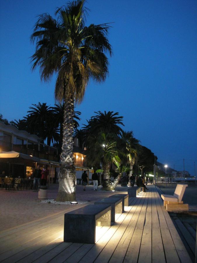 Il Tulipano Lägenhet San Bartolomeo Al Mare Exteriör bild